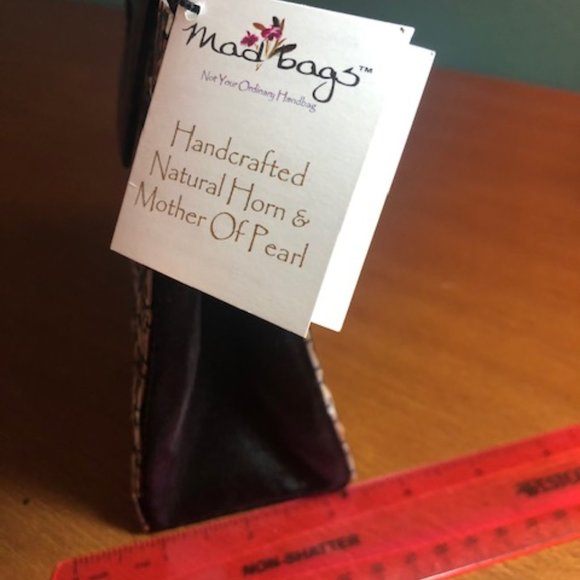 Handcrafted Mother of Pearl Purse - Picture 4 of 7